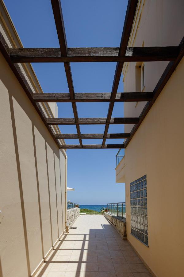 Adelphes Beachfront With Direct Connection To The Leilighet Khania